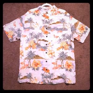 Short sleeve Hawaiian themed button up!